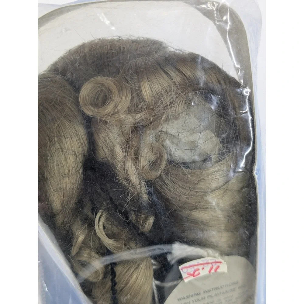 NEW IN PACKAGE Vtg Playhouse *SAMMY* Doll Wig Sz 12-13 Dark BLONDE Layered Hair
